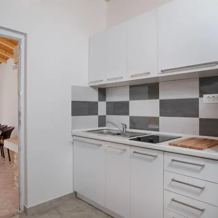 Prázdninový dům Dordana - Lbn440 By Interhome